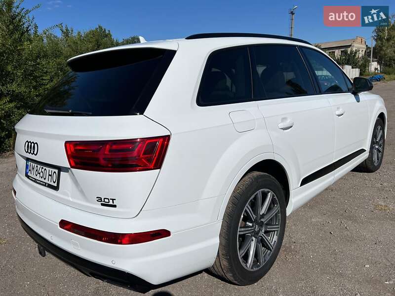 Внедорожник / Кроссовер Audi Q7 2016 в Днепре