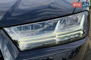 Внедорожник / Кроссовер Audi Q7 2016 в 