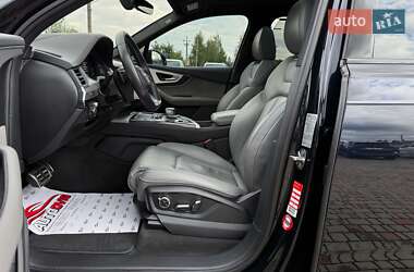 Внедорожник / Кроссовер Audi Q7 2016 в 