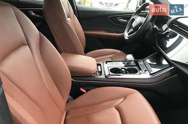 Внедорожник / Кроссовер Audi Q7 2022 в 