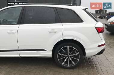 Внедорожник / Кроссовер Audi Q7 2022 в 