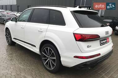 Внедорожник / Кроссовер Audi Q7 2022 в 