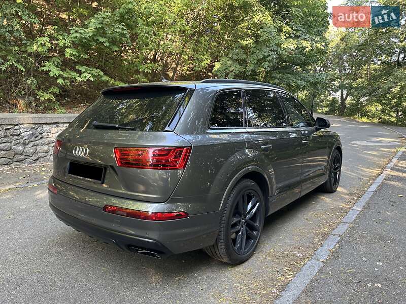 Позашляховик / Кросовер Audi Q7 2018 в Києві