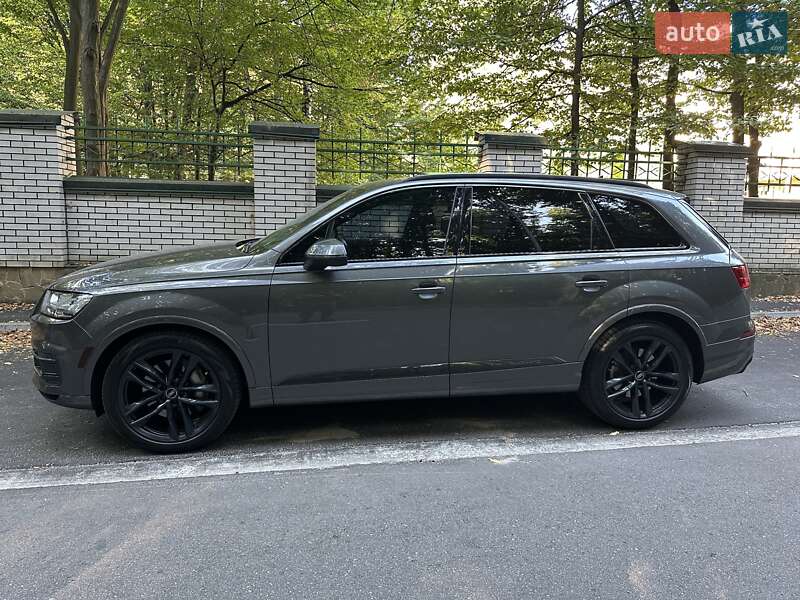 Позашляховик / Кросовер Audi Q7 2018 в Києві