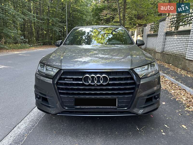 Позашляховик / Кросовер Audi Q7 2018 в Києві