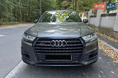 Внедорожник / Кроссовер Audi Q7 2018 в 
