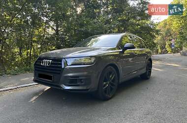 Внедорожник / Кроссовер Audi Q7 2018 в 