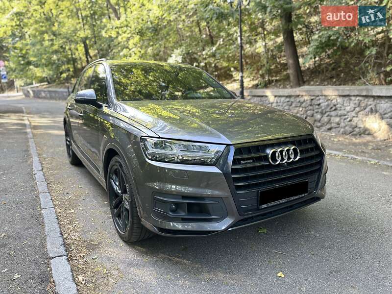 Позашляховик / Кросовер Audi Q7 2018 в Києві