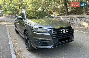 Внедорожник / Кроссовер Audi Q7 2018 в 