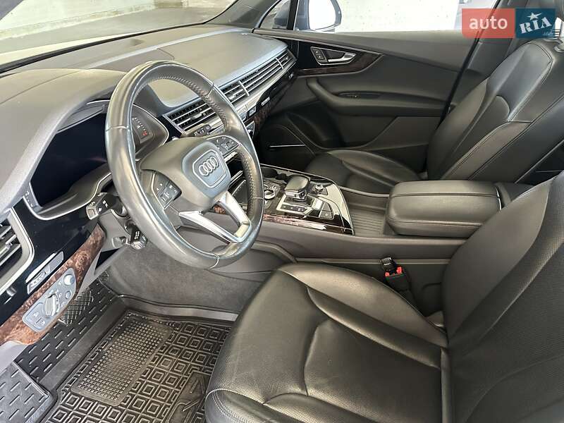 Позашляховик / Кросовер Audi Q7 2018 в Києві