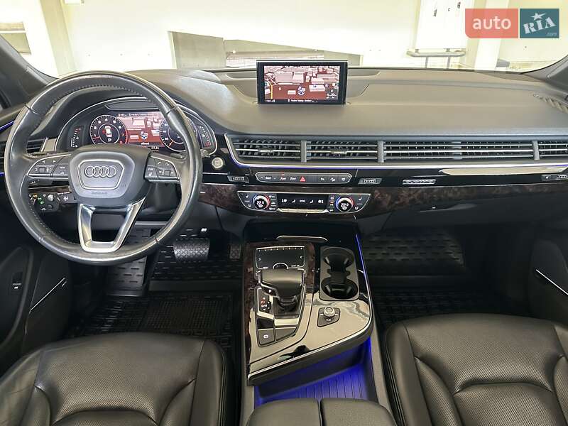 Позашляховик / Кросовер Audi Q7 2018 в Києві