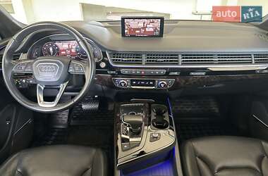 Внедорожник / Кроссовер Audi Q7 2018 в 