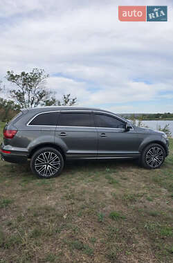 Внедорожник / Кроссовер Audi Q7 2012 в 