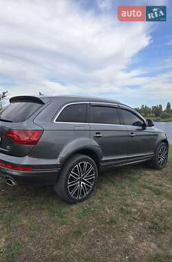 Внедорожник / Кроссовер Audi Q7 2012 в 