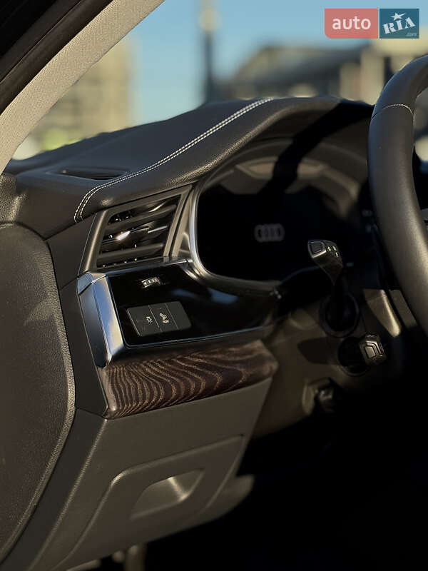 Позашляховик / Кросовер Audi Q7 2022 в Львові