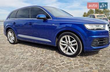 Внедорожник / Кроссовер Audi Q7 2017 в 