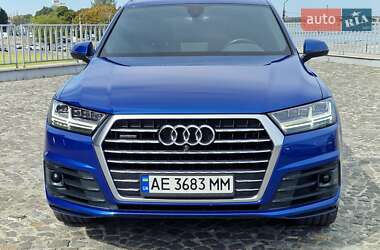 Внедорожник / Кроссовер Audi Q7 2017 в 