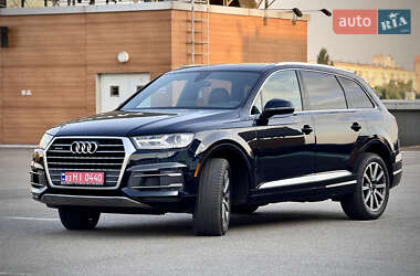Позашляховик / Кросовер Audi Q7 2018 в 