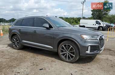 Позашляховик / Кросовер Audi Q7 2021 в 