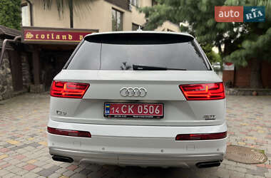 Позашляховик / Кросовер Audi Q7 2016 в 