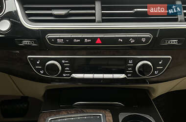 Позашляховик / Кросовер Audi Q7 2016 в 