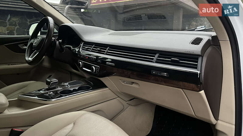 Внедорожник / Кроссовер Audi Q7 2016 в Хмельницком