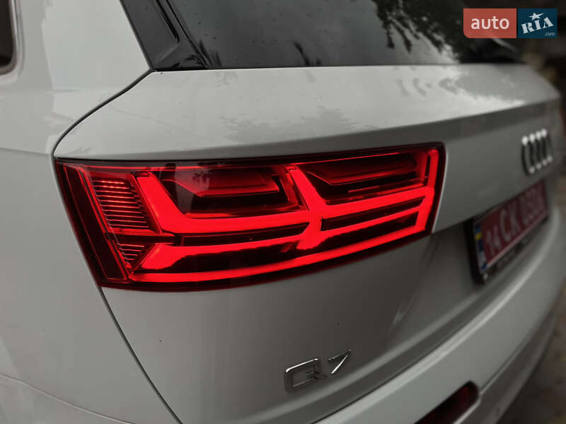 Внедорожник / Кроссовер Audi Q7 2016 в Хмельницком