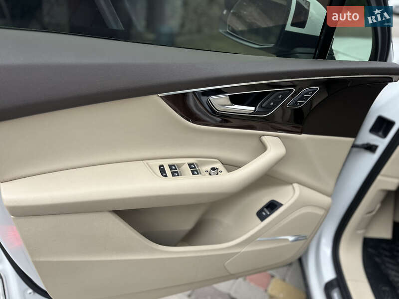 Внедорожник / Кроссовер Audi Q7 2016 в Хмельницком