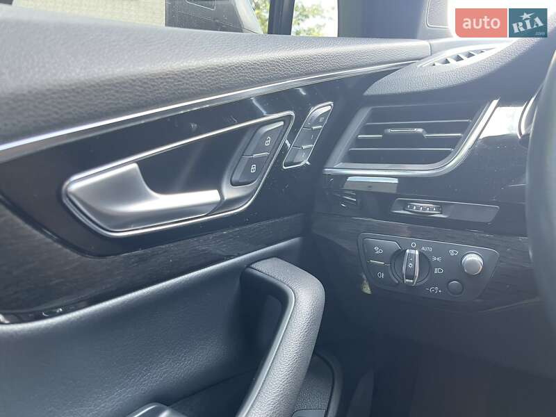 Внедорожник / Кроссовер Audi Q7 2018 в Киеве