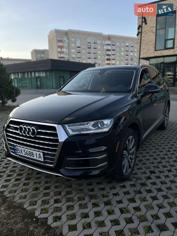 Позашляховик / Кросовер Audi Q7 2016 в 