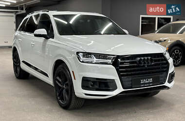 Внедорожник / Кроссовер Audi Q7 2016 в 