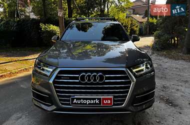 Внедорожник / Кроссовер Audi Q7 2016 в Киеве