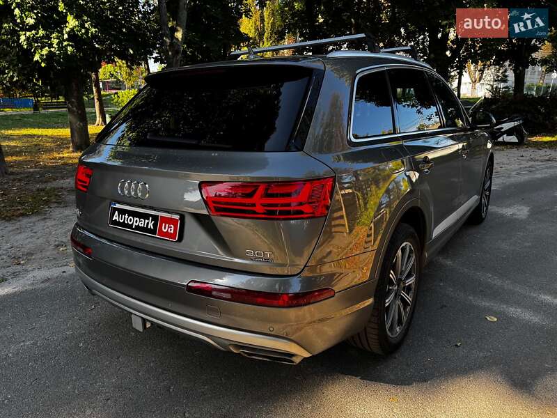 Позашляховик / Кросовер Audi Q7 2016 в Києві