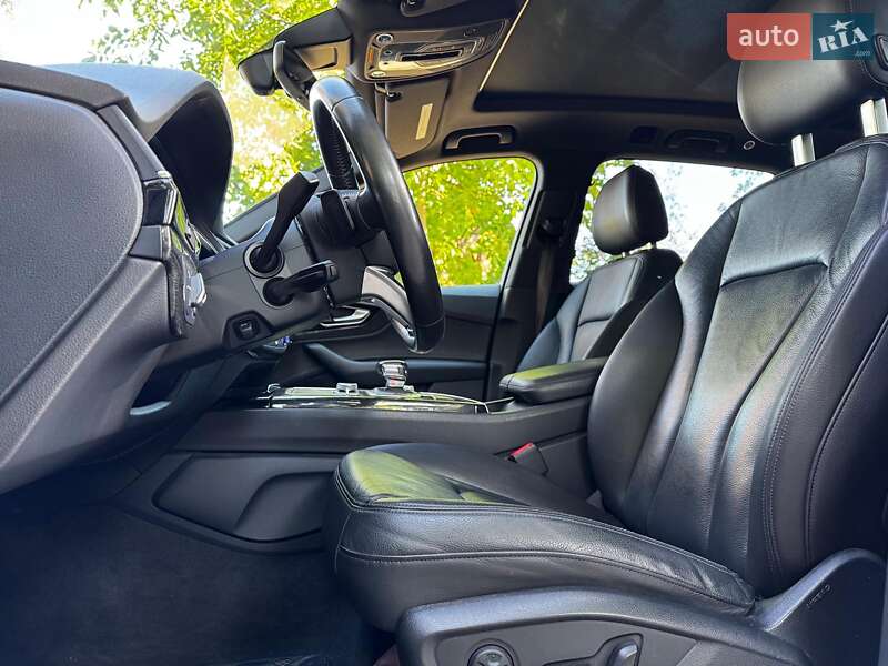 Позашляховик / Кросовер Audi Q7 2016 в Києві