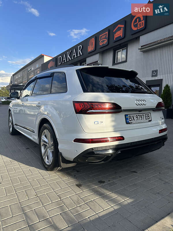 Позашляховик / Кросовер Audi Q7 2020 в Дунаївцях