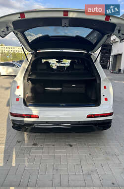 Внедорожник / Кроссовер Audi Q7 2020 в 