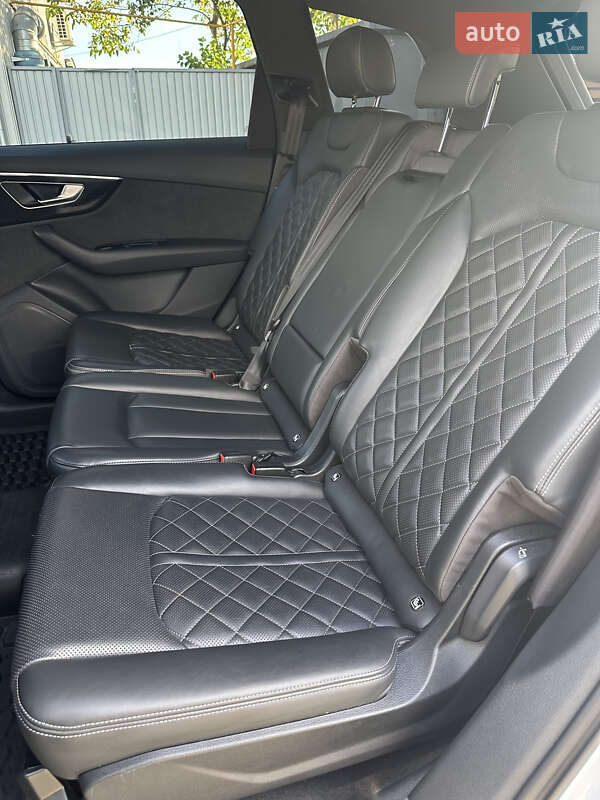 Позашляховик / Кросовер Audi Q7 2020 в Дунаївцях