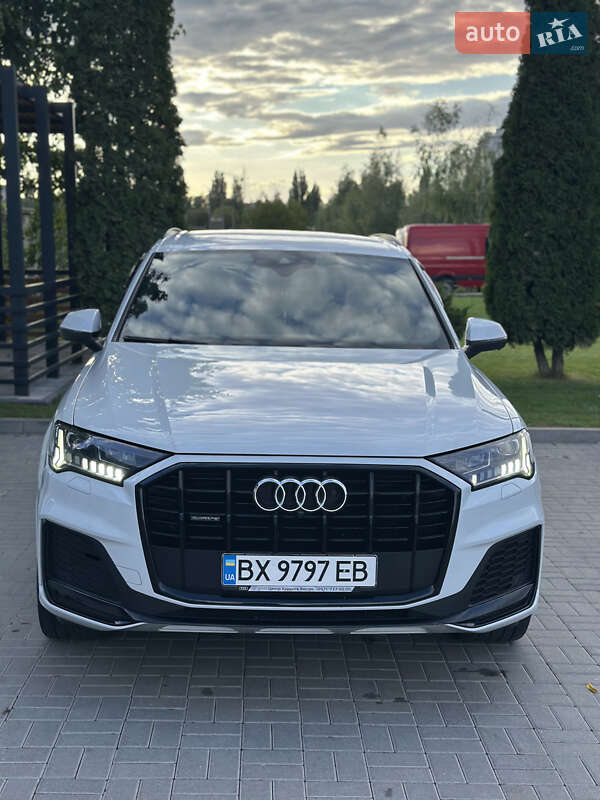 Позашляховик / Кросовер Audi Q7 2020 в Дунаївцях