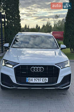 Внедорожник / Кроссовер Audi Q7 2020 в 