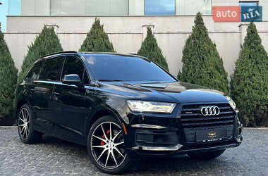 Позашляховик / Кросовер Audi Q7 2017 в 