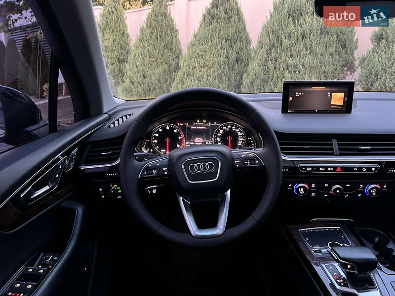 Внедорожник / Кроссовер Audi Q7 2017 в Одессе
