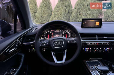 Позашляховик / Кросовер Audi Q7 2017 в 