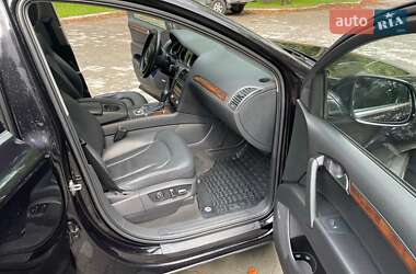 Внедорожник / Кроссовер Audi Q7 2011 в 