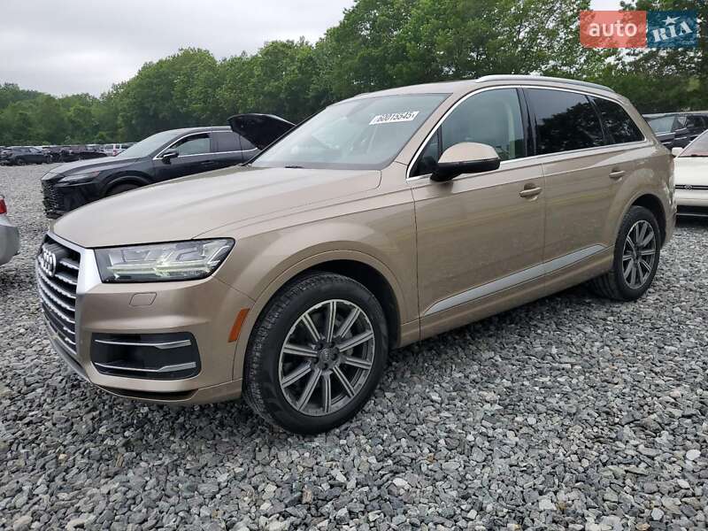 Позашляховик / Кросовер Audi Q7 2019 в 
