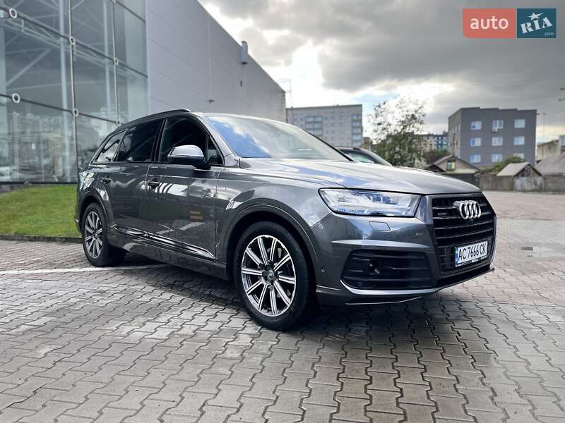 Внедорожник / Кроссовер Audi Q7 2016 в Луцке