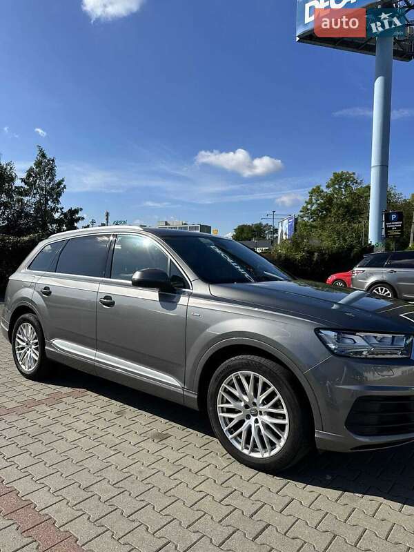 Позашляховик / Кросовер Audi Q7 2016 в Києві фото 10 Позашляховик / Кросовер Audi Q7 2016 в Києві