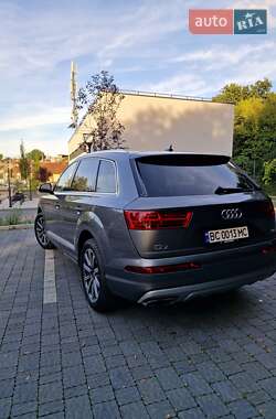 Внедорожник / Кроссовер Audi Q7 2016 в 
