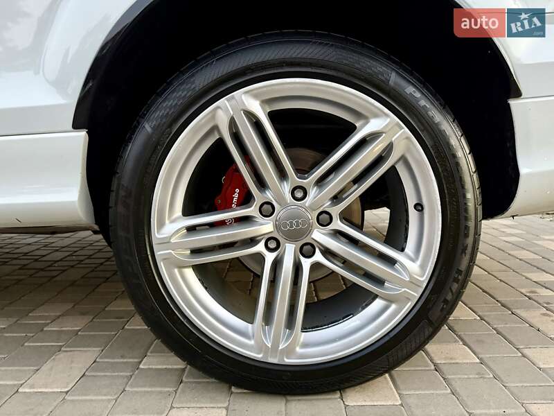 Позашляховик / Кросовер Audi Q7 2014 в Одесі