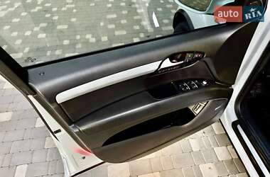 Позашляховик / Кросовер Audi Q7 2014 в 