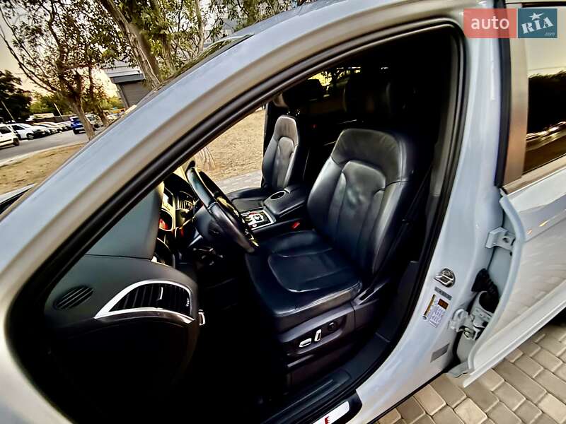 Позашляховик / Кросовер Audi Q7 2014 в Одесі
